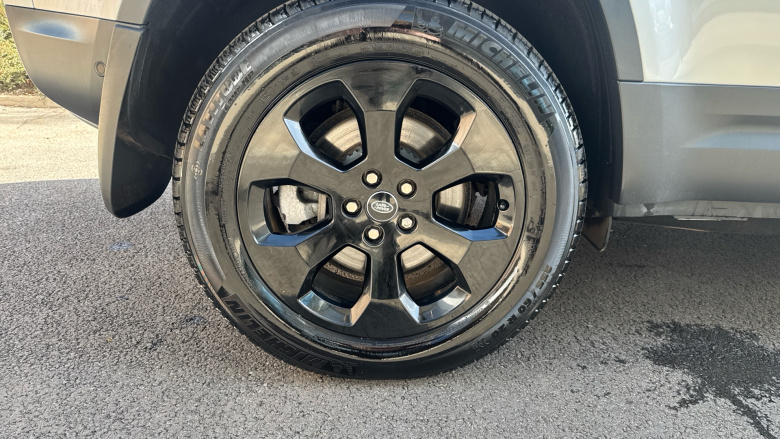 Land Rover Defender 3.0 D300 SE 110 5dr Auto Diesel Estate